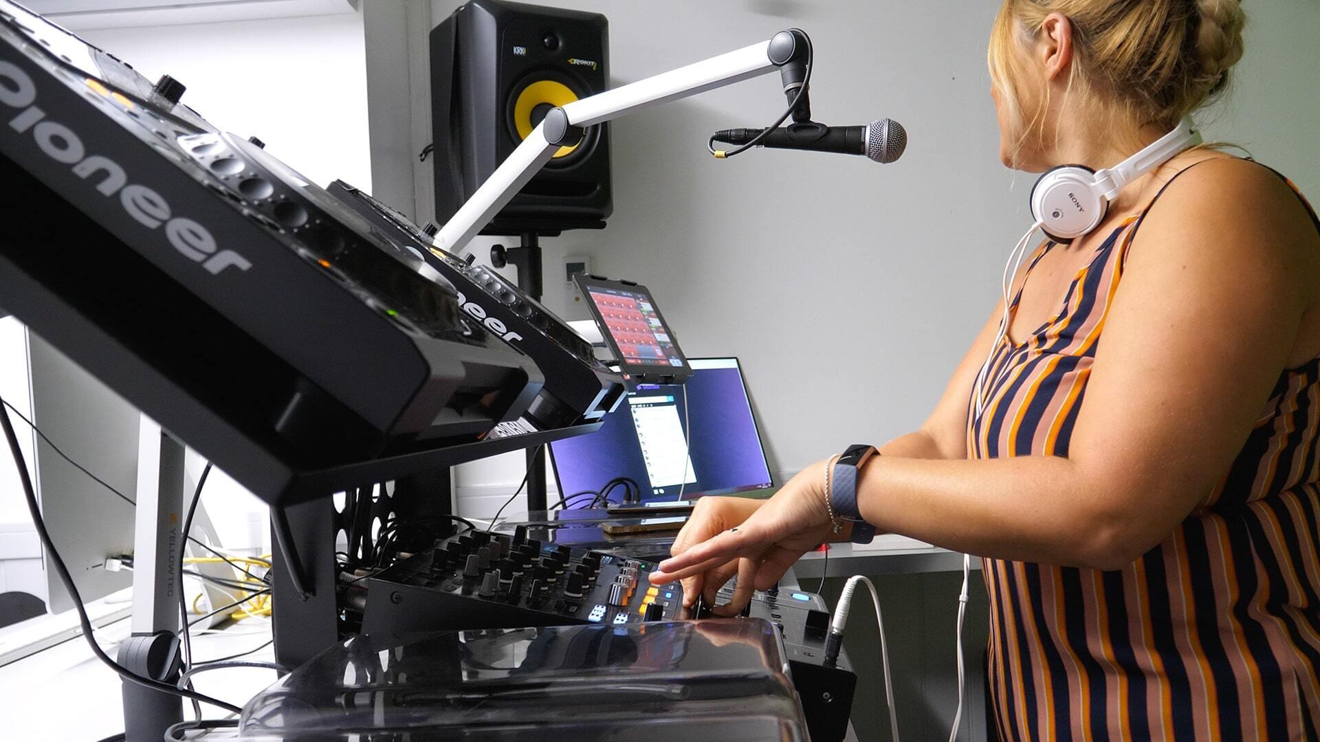 How to start an internet radio station header